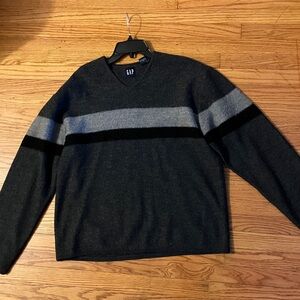 GAP V-Neck Sweater in Black and Gray